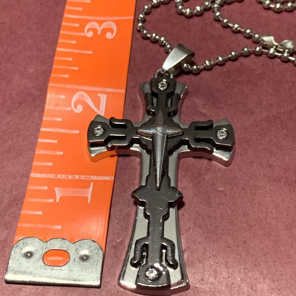 Men’s black and silver cross - Picture 5 of 7